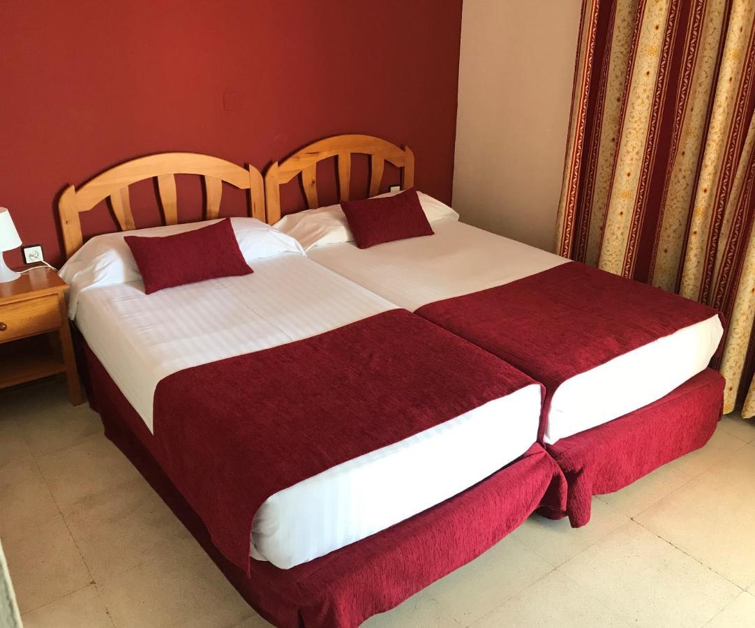 Hotel Jm Jardin De La Reina Гильена Экстерьер фото