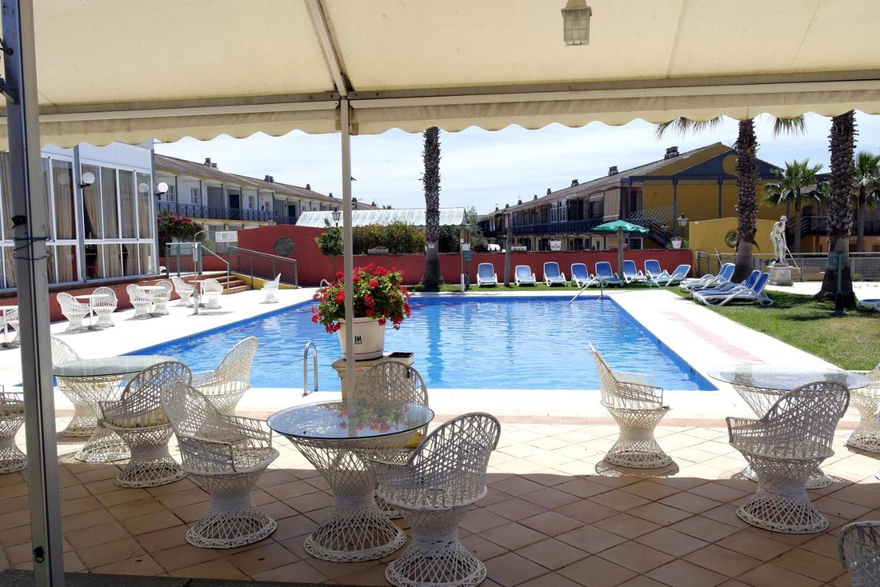 Hotel Jm Jardin De La Reina Гильена Экстерьер фото