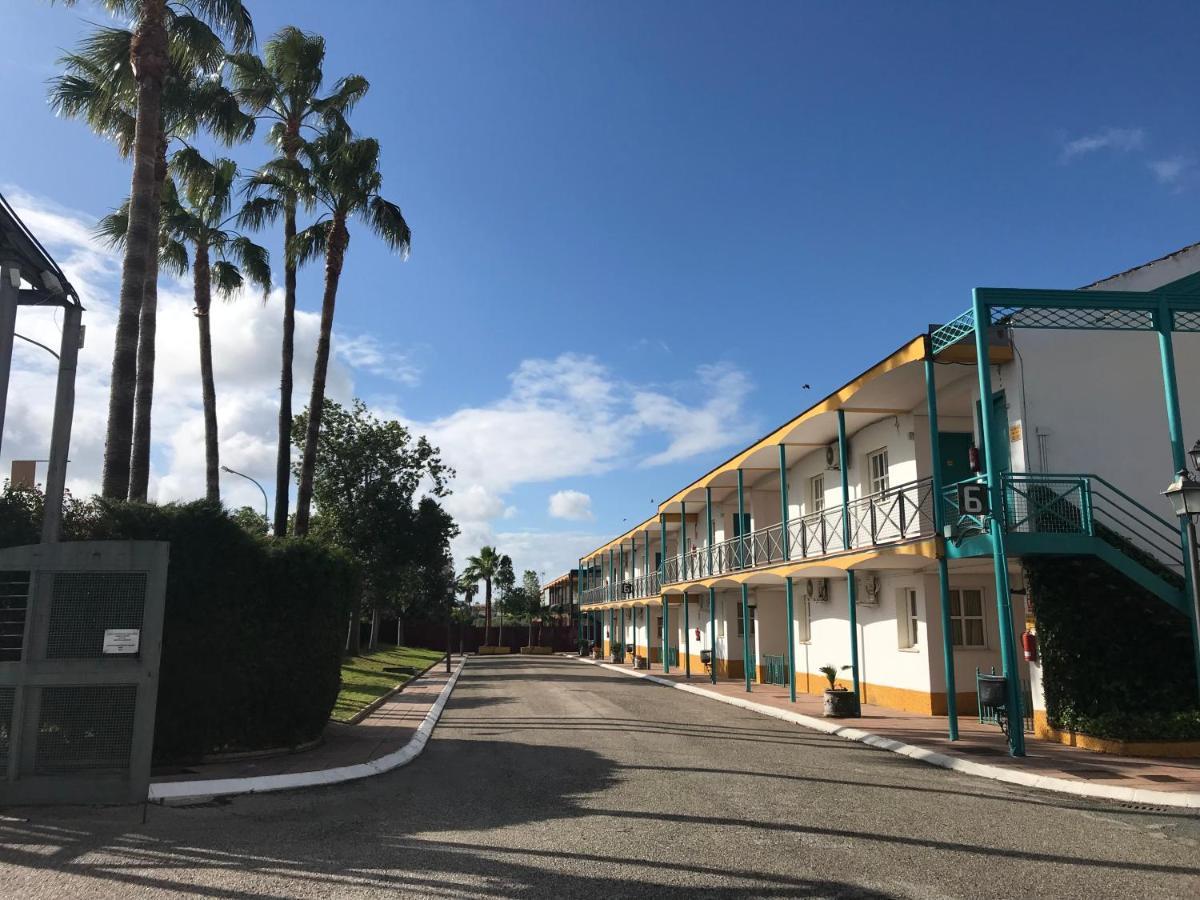 Hotel Jm Jardin De La Reina Гильена Экстерьер фото