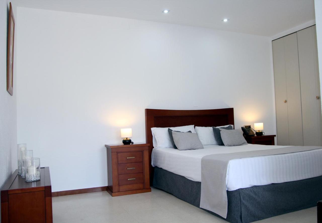 Hotel Jm Jardin De La Reina Гильена Экстерьер фото